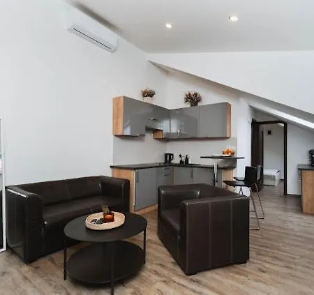 Old Town Center 3 Apartment *